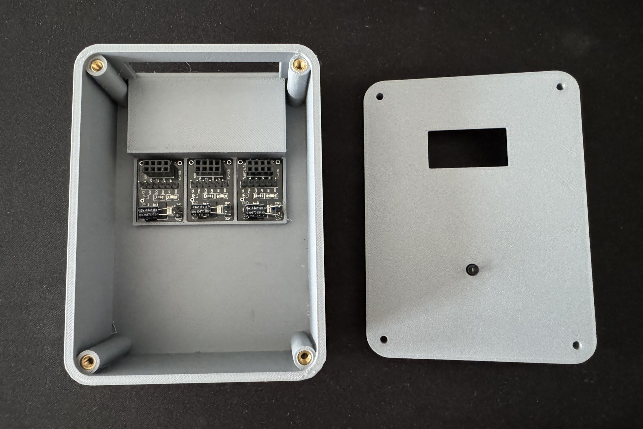 gedrucktes Gehäuse leer